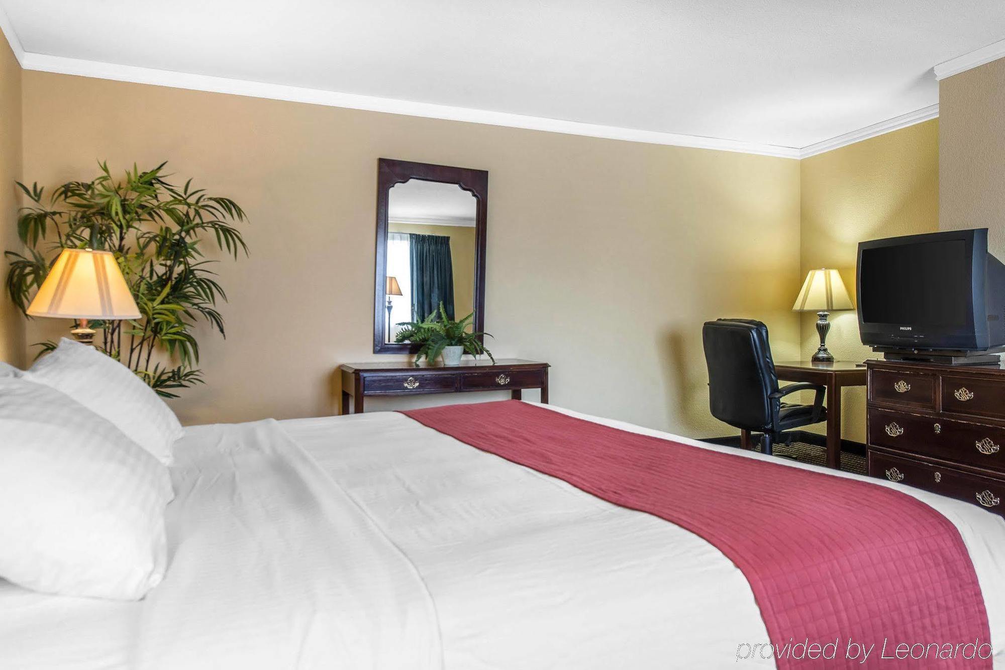 Travelodge By Wyndham Stratton Экстерьер фото